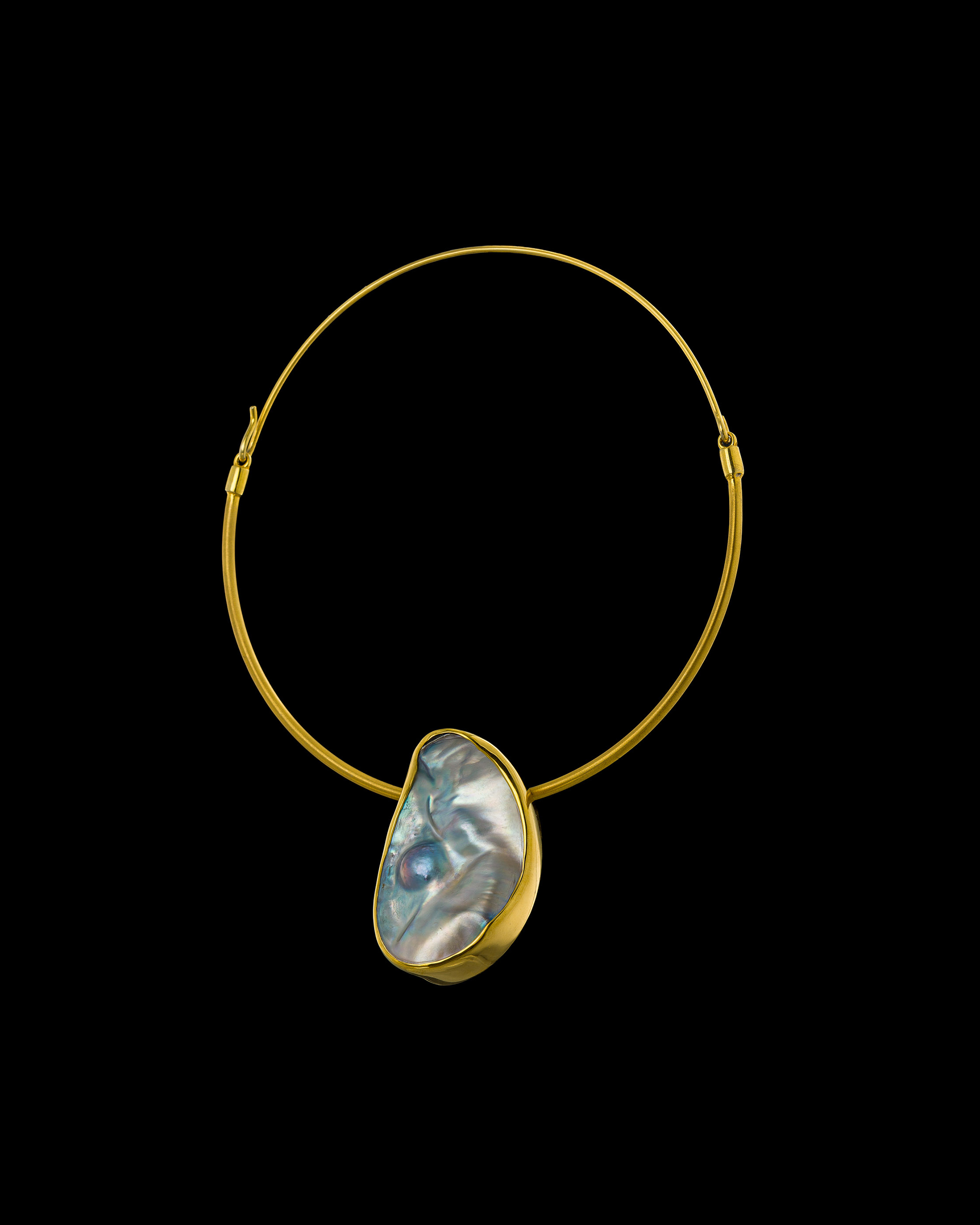 Blister Pearl Collar Necklace